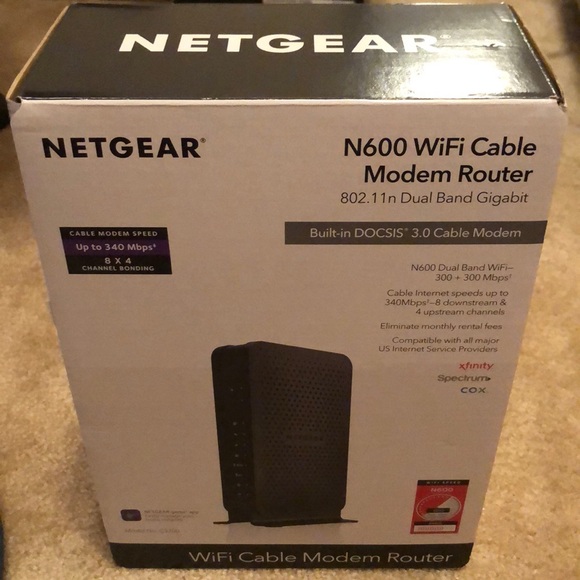 NETGEAR N600 WiFi Cable Modem Router (C3700) - Picture 1 of 3